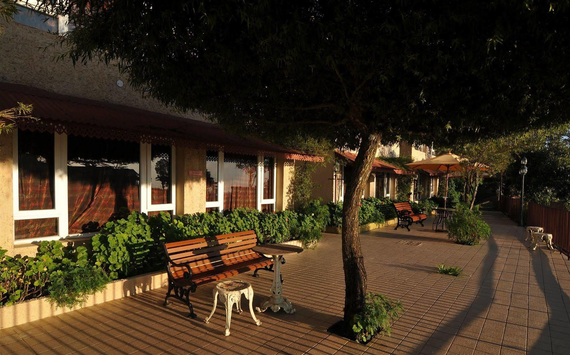 Hotel Club Mahindra Mussoorie Exteriér fotografie